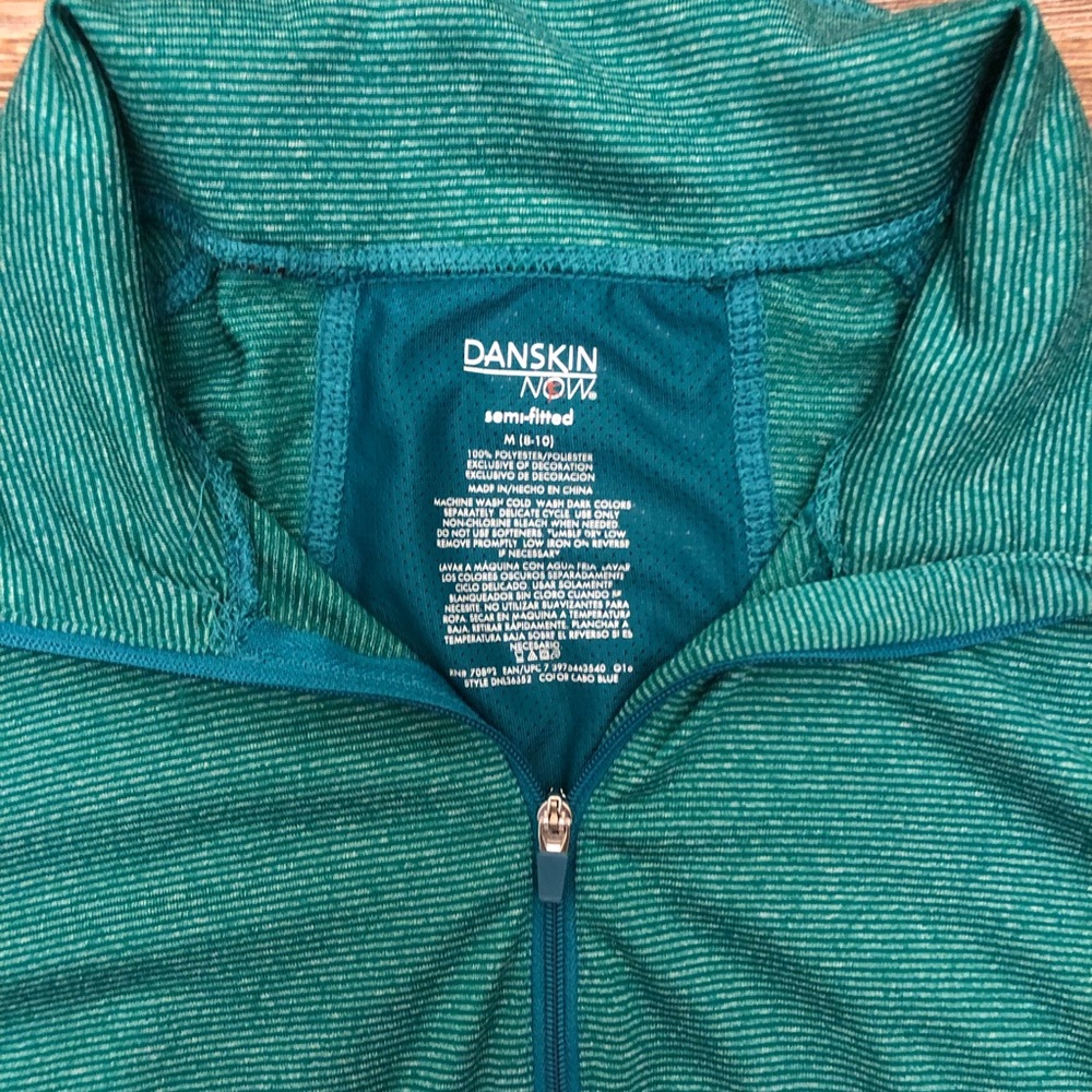 Semi-Fitted Workout Top - Picture 3 of 4